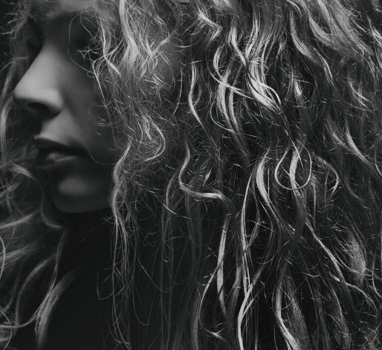 Photo curly hair men